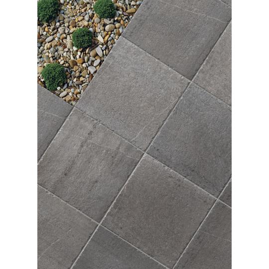 rusztikus szurke kohatasu kulteri terasz burkolat kohatasu padlolap antikolt szel fagyallo csuszasmentes modern regies videk.jpg